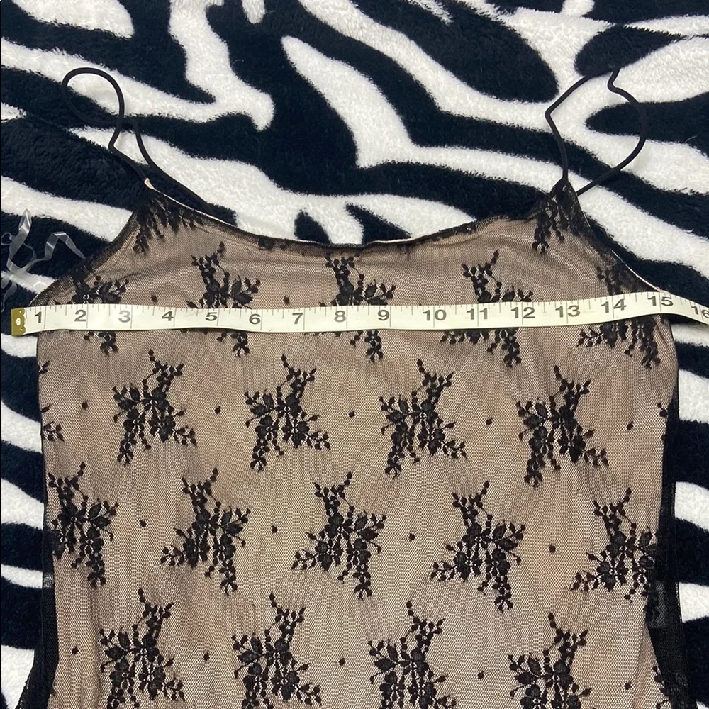 Elegant Black Lace Maxi Dress - Picture 4 of 6